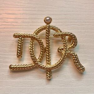Gold Rope Monogram Style Brooch with Pearl Accent | Vintage-Inspired Pin